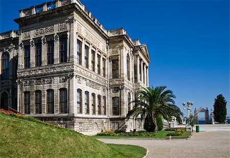 simsearch:862-03355075,k - Dolmabahce palace in Istanbul, Turkey Stock Photo - Budget Royalty-Free & Subscription, Code: 400-05223801