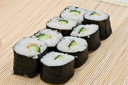 simsearch:400-04397537,k - Traditional Japanese food Sushi, close-up Stockbilder - Microstock & Abonnement, Bildnummer: 400-05223844