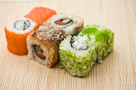 simsearch:400-04397537,k - Traditional Japanese food Sushi, close-up Stockbilder - Microstock & Abonnement, Bildnummer: 400-05223882