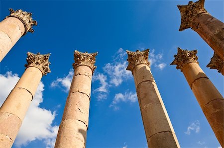 simsearch:400-05682890,k - columns of the ancient roman city of Jerash Foto de stock - Super Valor sin royalties y Suscripción, Código: 400-05234341