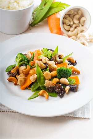 simsearch:400-04514565,k - fresh chicken and vegetables stir fried with cashew nuts,typical chinese dish Foto de stock - Super Valor sin royalties y Suscripción, Código: 400-05235968