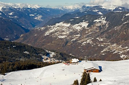 french alps lodges - View down a snow covered mountain valley Stock Photo - Budget Royalty-Free & Subscription, Code: 400-05236836