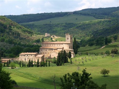 Sant Antimo Abbey near Montalcino in Tuscany, Italy Photographie de stock - Aubaine LD & Abonnement, Code: 400-05237591