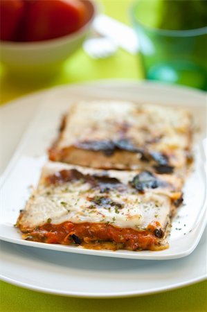 simsearch:400-04998551,k - tasty plate of vegetal lasagna italian culture Foto de stock - Super Valor sin royalties y Suscripción, Código: 400-05239900