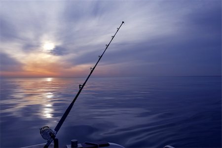 simsearch:400-06695001,k - boat fishing sunrise on sea ocean rod and reels horizon Foto de stock - Super Valor sin royalties y Suscripción, Código: 400-05239938