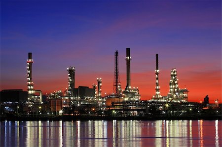 sea oil refinery - Oil refinery at twilight,Chao Phraya river, Thailand Stock Photo - Budget Royalty-Free & Subscription, Code: 400-05231011