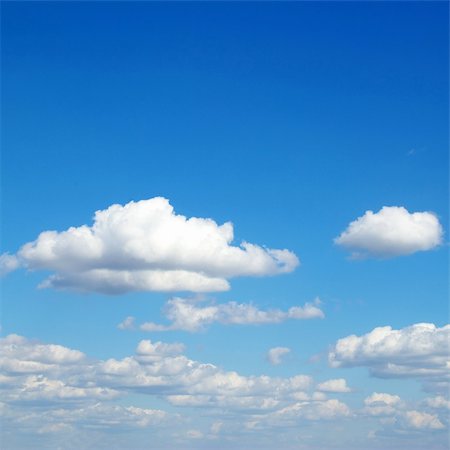 simsearch:400-05253942,k - blue sky background with tiny clouds Photographie de stock - Aubaine LD & Abonnement, Code: 400-05233324