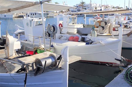 simsearch:400-04709015,k - traditional menorquina fisherboats row moored formentera port Stockbilder - Microstock & Abonnement, Bildnummer: 400-05244208