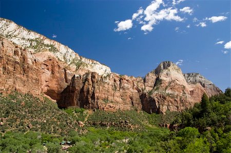 simsearch:400-07316200,k - red rocks mountain in the Zion canyon national park Photographie de stock - Aubaine LD & Abonnement, Code: 400-05244729