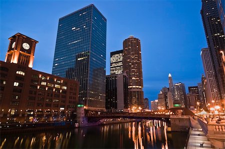 simsearch:400-04407249,k - Night and Lights by Chicago River Stock Photo - Budget Royalty-Free & Subscription, Code: 400-05245383