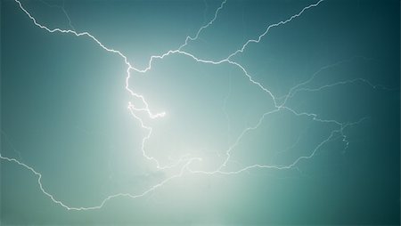 simsearch:400-08506969,k - Nature photography - lightning - electrical discharge in the sky Photographie de stock - Aubaine LD & Abonnement, Code: 400-05245465