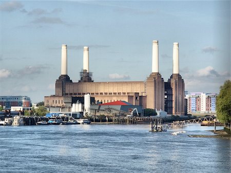 Battersea Power Station in London, England, UK - high dynamic range HDR Stock Photo - Budget Royalty-Free & Subscription, Code: 400-05245609