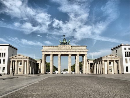 simsearch:400-07518957,k - Brandenburger Tor (Brandenburg Gate), famous landmark in Berlin, Germany - high dynamic range HDR Photographie de stock - Aubaine LD & Abonnement, Code: 400-05245615
