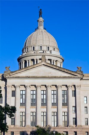 simsearch:400-05292353,k - State Capitol of Oklahoma in Oklahoma City. Photographie de stock - Aubaine LD & Abonnement, Code: 400-05246907