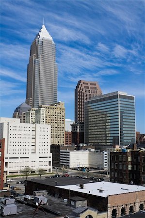 simsearch:400-04228663,k - Downtown Cleveland under the clouds Photographie de stock - Aubaine LD & Abonnement, Code: 400-05246964