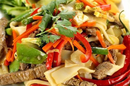 snow pea - Freshly prepared beef noodle stirfry ready to serve. Stock Photo - Budget Royalty-Free & Subscription, Code: 400-05247021