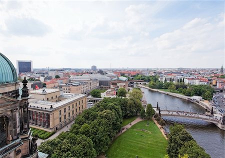 fernsehturm - aerial view of central Berlin from the top of Berliner Dom Fotografie stock - Microstock e Abbonamento, Codice: 400-05247346