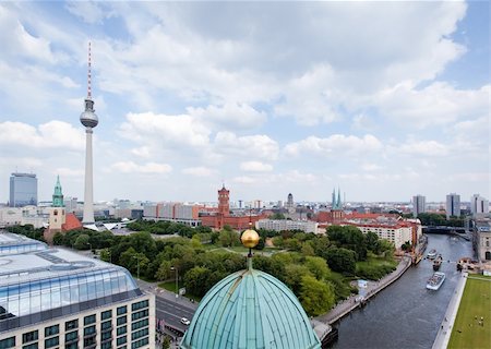 simsearch:400-08935135,k - aerial view of central Berlin from the top of Berliner Dom Fotografie stock - Microstock e Abbonamento, Codice: 400-05247357