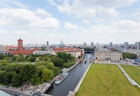 aerial view of central Berlin from the top of Berliner Dom Photographie de stock - Aubaine LD & Abonnement, Code: 400-05247353
