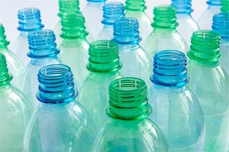 close up of plastic bottle on white background Photographie de stock - Aubaine LD & Abonnement, Code: 400-05247755