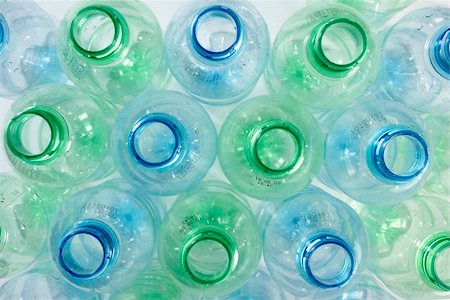 simsearch:670-03734272,k - close up of plastic bottle on white background Photographie de stock - Aubaine LD & Abonnement, Code: 400-05247750