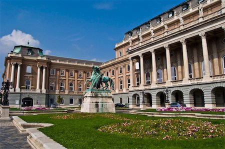 simsearch:400-05386553,k - detail of a court of the castle of Budapest Stock Photo - Budget Royalty-Free & Subscription, Code: 400-05248824