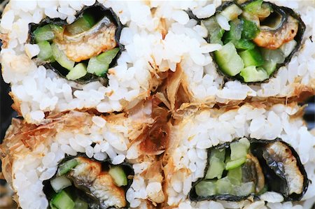 futomaki - macro set of four sushi with tuna Photographie de stock - Aubaine LD & Abonnement, Code: 400-05249342
