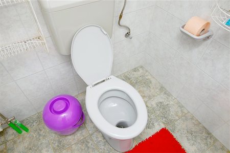 simsearch:400-04835835,k - Toilet in a bright bathroom Fotografie stock - Microstock e Abbonamento, Codice: 400-05242099