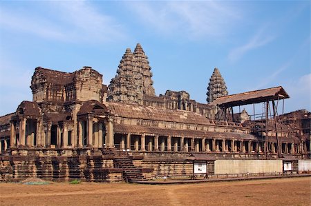 simsearch:400-04466118,k - Angkor Wat - ancient Khmer temple in Cambodia. UNESCO world heritage site Fotografie stock - Microstock e Abbonamento, Codice: 400-05242393