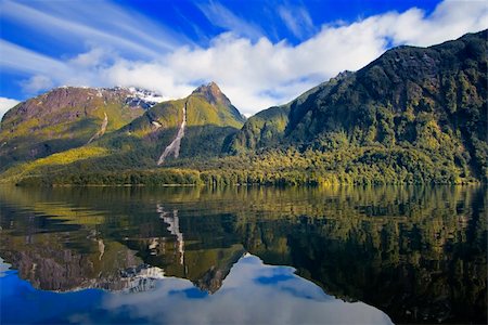 fiordland beauty - Lake Manapouri in New Zealand. Stock Photo - Budget Royalty-Free & Subscription, Code: 400-05254168