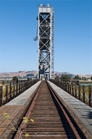 simsearch:400-03977018,k - Brazos railroad drawbridge over the Napa River, Napa, California Stock Photo - Budget Royalty-Free & Subscription, Code: 400-05254600