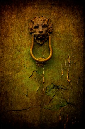 simsearch:696-03398260,k - A cracked yellow grunge door with metal handle Stock Photo - Budget Royalty-Free & Subscription, Code: 400-05254966