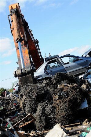 ferraille - Mechanical crane, scrap metal and cars Photographie de stock - Aubaine LD & Abonnement, Code: 400-05255203
