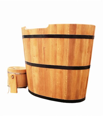 simsearch:400-05265615,k - wooden bathtub in barrel shape western style Foto de stock - Royalty-Free Super Valor e Assinatura, Número: 400-05259668