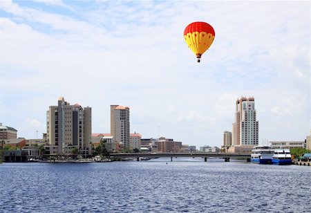 simsearch:400-04660841,k - The city skyline of Tampa Florida USA Fotografie stock - Microstock e Abbonamento, Codice: 400-05250037