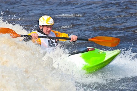 simsearch:400-03963892,k - Kayak freestyle on whitewater, Russia, Msta, may 2010 Stockbilder - Microstock & Abonnement, Bildnummer: 400-05250217