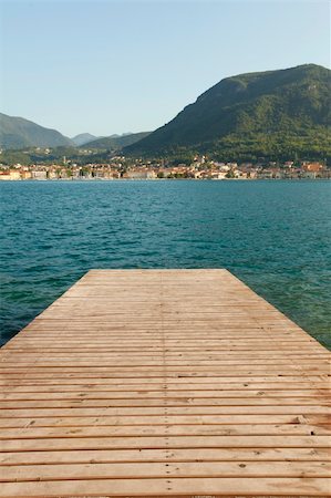 rosliothman (artist) - A scenic view of Lake Garda / Lago De Garda in the late afternoon light. Foto de stock - Super Valor sin royalties y Suscripción, Código: 400-05251530