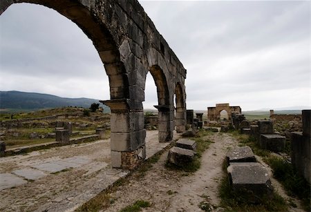 simsearch:400-05333928,k - Volubilis - Roman ruins near Fes and Meknes - Best of Morocco Photographie de stock - Aubaine LD & Abonnement, Code: 400-05252019