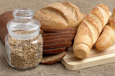 simsearch:400-06100024,k - Bread, baguette and pot with grains Foto de stock - Super Valor sin royalties y Suscripción, Código: 400-05264506