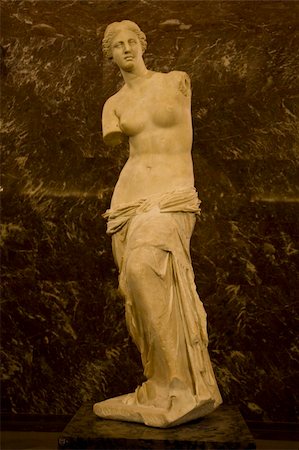 Venus de Milo on display at the Louvre Museum in Paris, France Stockbilder - Microstock & Abonnement, Bildnummer: 400-05264559