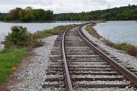 simsearch:400-03977018,k - Rail line across the Sheepscot River, Wicasset, Maine Stock Photo - Budget Royalty-Free & Subscription, Code: 400-05267359