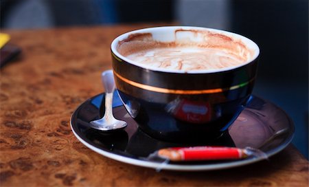 black cup of hot coffee Photographie de stock - Aubaine LD & Abonnement, Code: 400-05268788