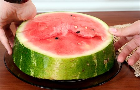 simsearch:859-03600261,k - A slice of juicy water melon Stock Photo - Budget Royalty-Free & Subscription, Code: 400-05261136