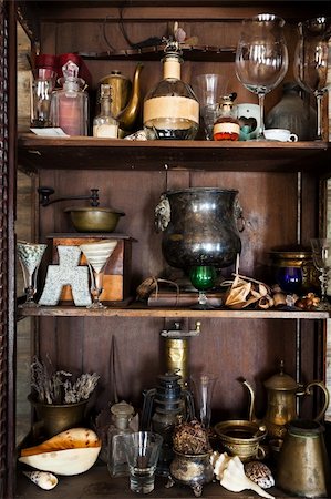 beautiful old objects in the studio of the artist Fotografie stock - Microstock e Abbonamento, Codice: 400-05263449