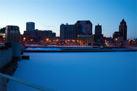 simsearch:400-04277418,k - Panoramic Milwaukee, Wisconsin. Morning time. Stock Photo - Budget Royalty-Free & Subscription, Code: 400-05274307