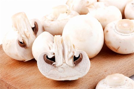 simsearch:400-07430898,k - Fresh mushrooms Photographie de stock - Aubaine LD & Abonnement, Code: 400-05276787