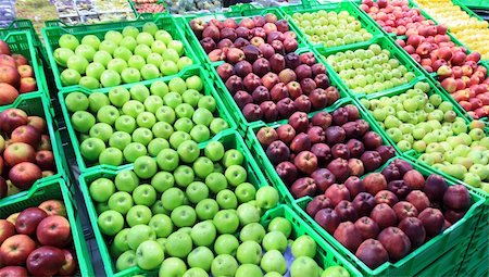 simsearch:400-04962399,k - red and green apples at the farmers market Stockbilder - Microstock & Abonnement, Bildnummer: 400-05277022
