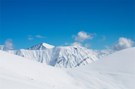 simsearch:400-04472958,k - High mountains under snow in the winter Foto de stock - Royalty-Free Super Valor e Assinatura, Número: 400-05277087