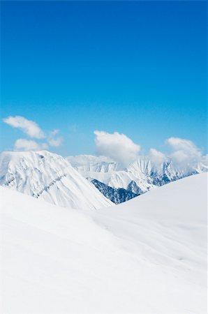 simsearch:400-04472958,k - High mountains under snow in the winter Foto de stock - Royalty-Free Super Valor e Assinatura, Número: 400-05277090