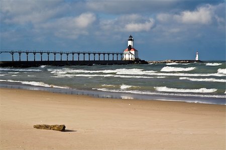 Lighthouse in Michigan City, Indiana. Photographie de stock - Aubaine LD & Abonnement, Code: 400-05277840